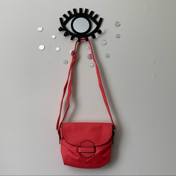 Coral Crossbody - Picture 4 of 5